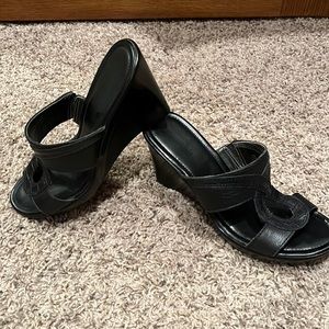 St. John Bay wedge sandal 7.5